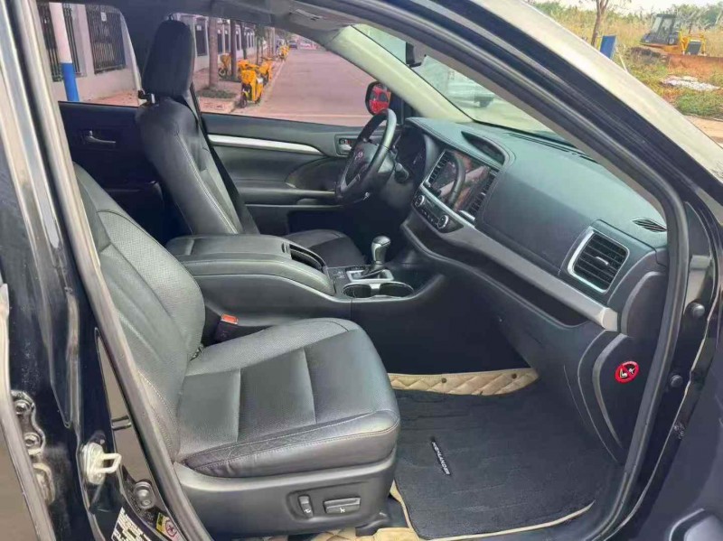 桂林17年丰田汉兰达6