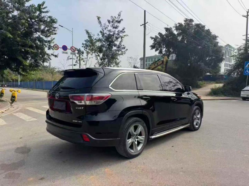 桂林17年丰田汉兰达7