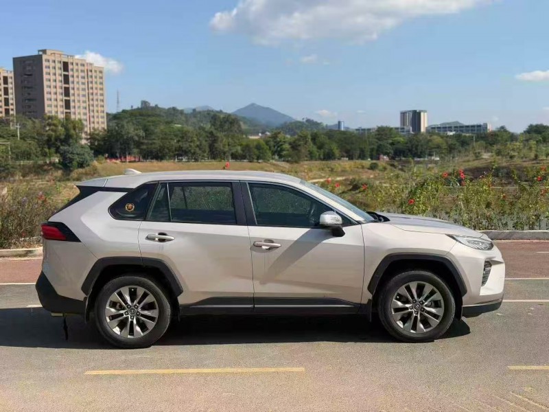 东莞24年丰田威兰达8