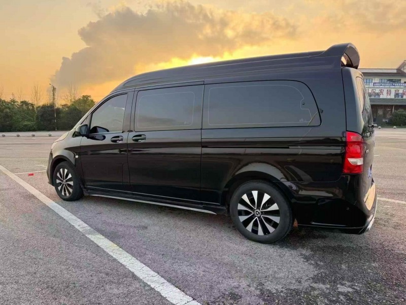 重庆23年奔驰威霆3