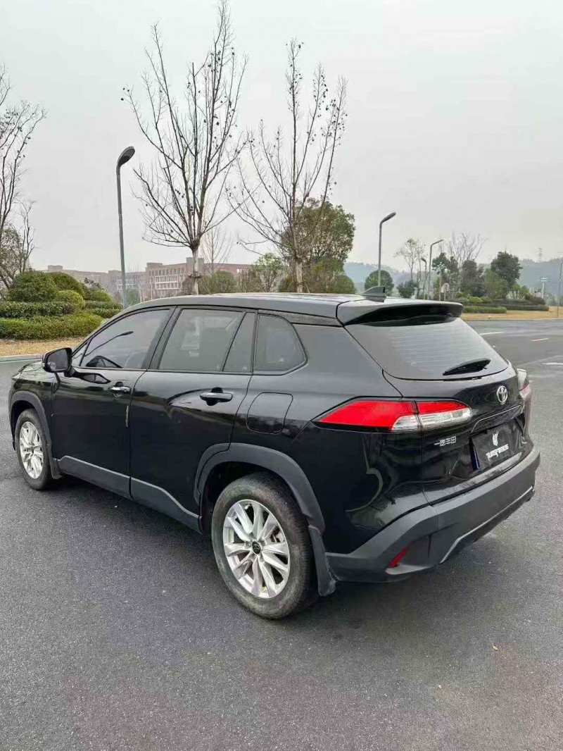 景德镇23年丰田锐放8