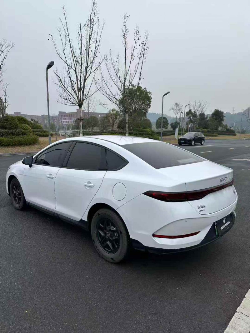 赣州25年比亚迪秦8