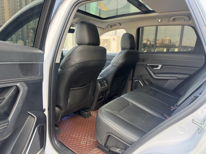 盐城19年比亚迪宋8