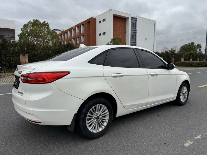 盐城18年福特福睿斯5