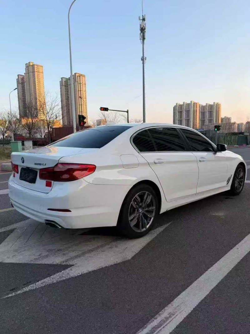 淄博17年宝马5系8