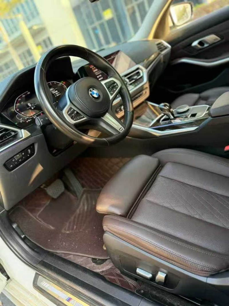 珠海22年宝马3系6