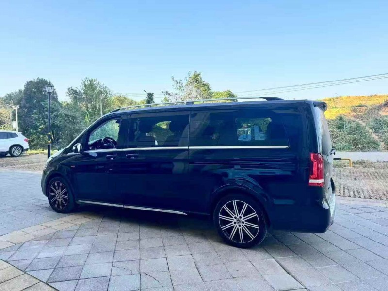 九江22年奔驰V9