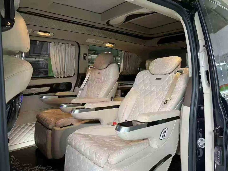 成都20年奔驰威霆4