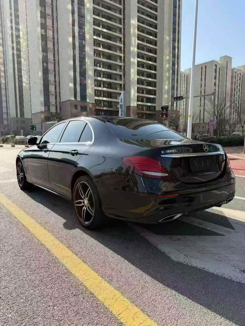 东营17年奔驰E8