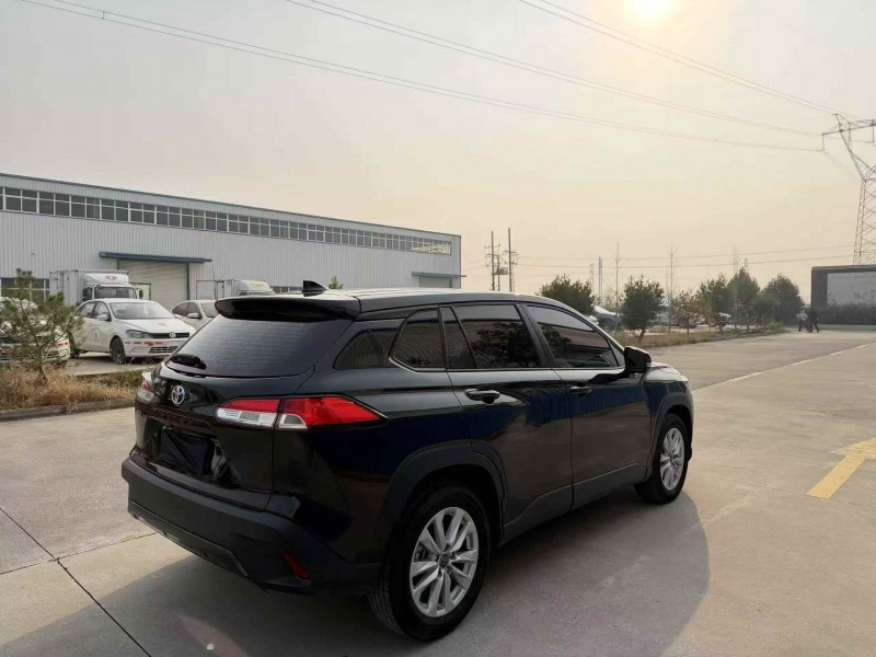 安阳23年丰田锐放8