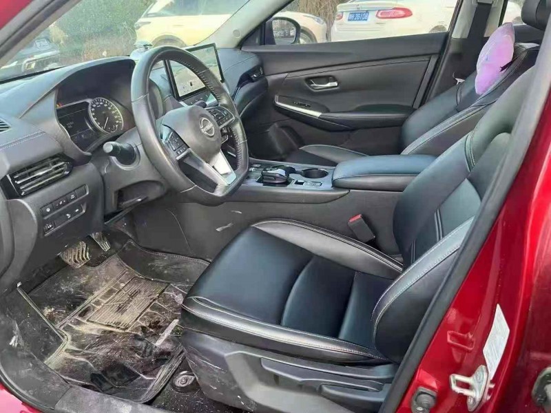 新乡22年日产轩逸4