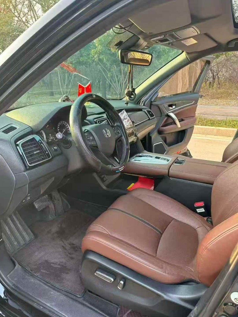 泰安22年本田URV7