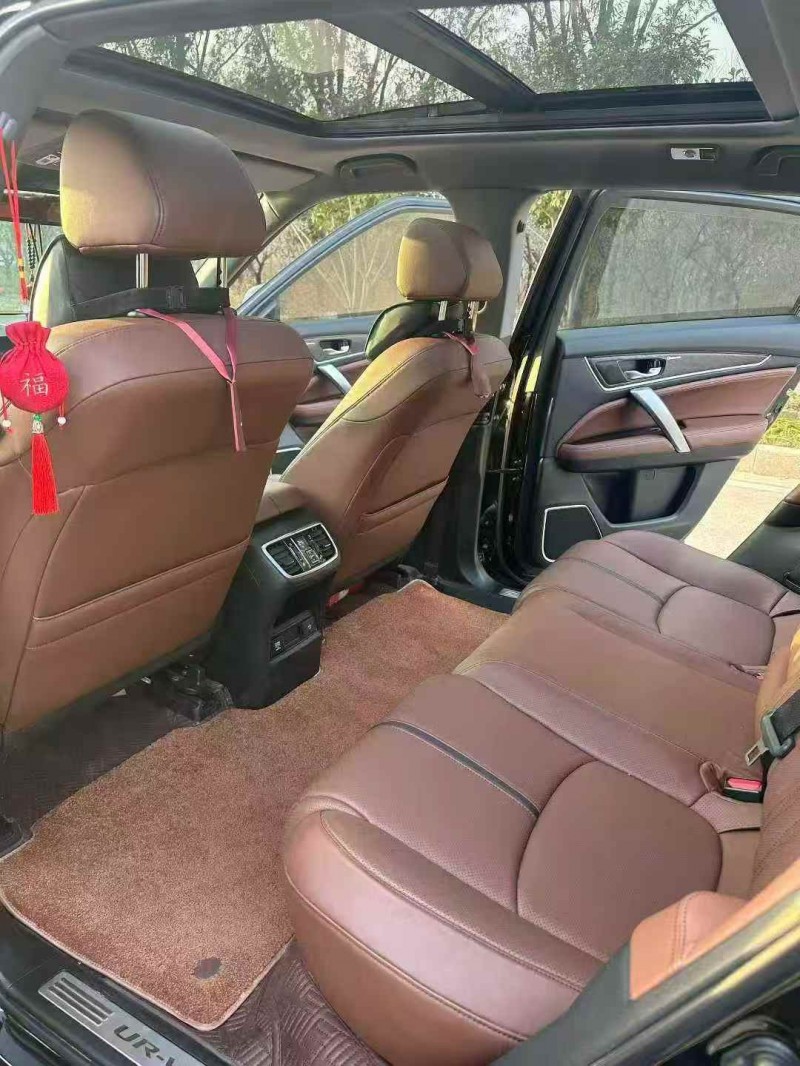 泰安22年本田URV8