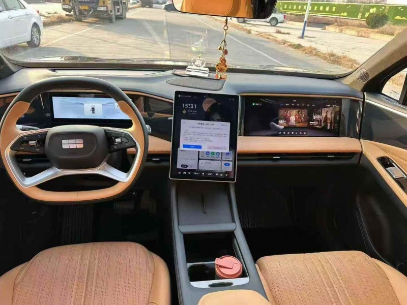 东营25年吉利银河4