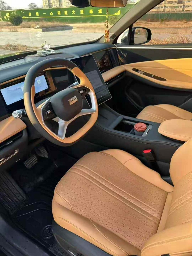 东营25年吉利银河5