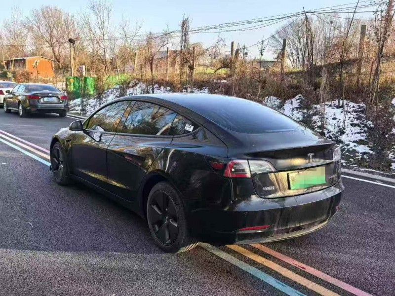 济宁21年特斯拉MODEL 32