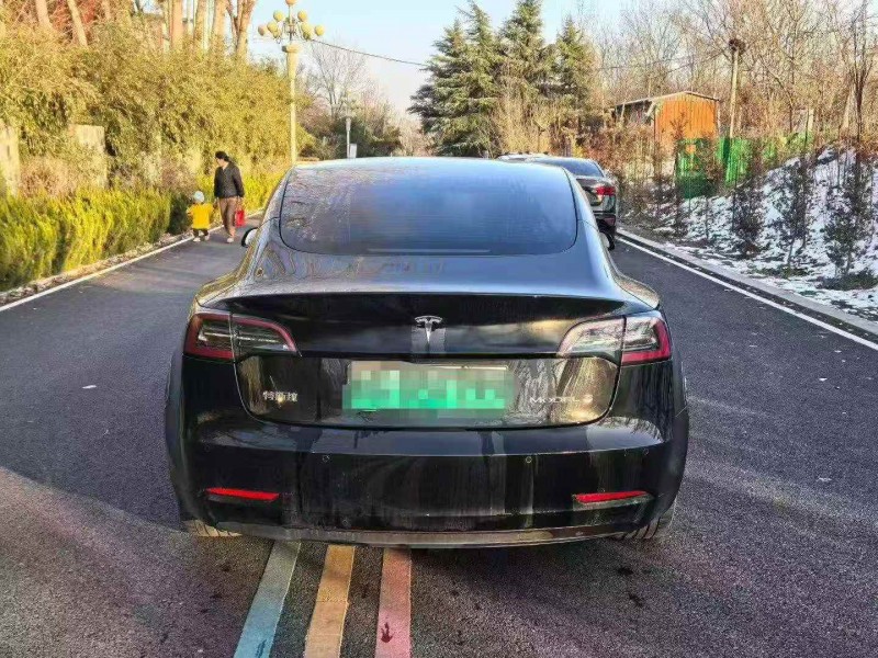 济宁21年特斯拉MODEL 33