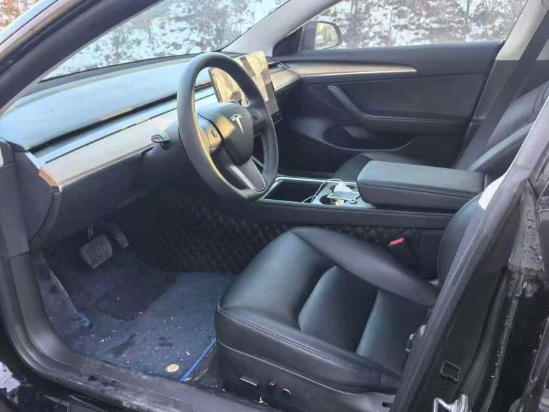 济宁21年特斯拉MODEL 37