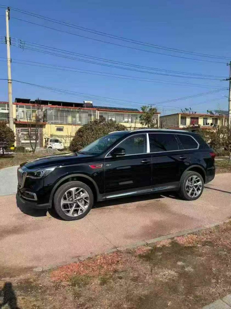 泰安25年红旗HS52