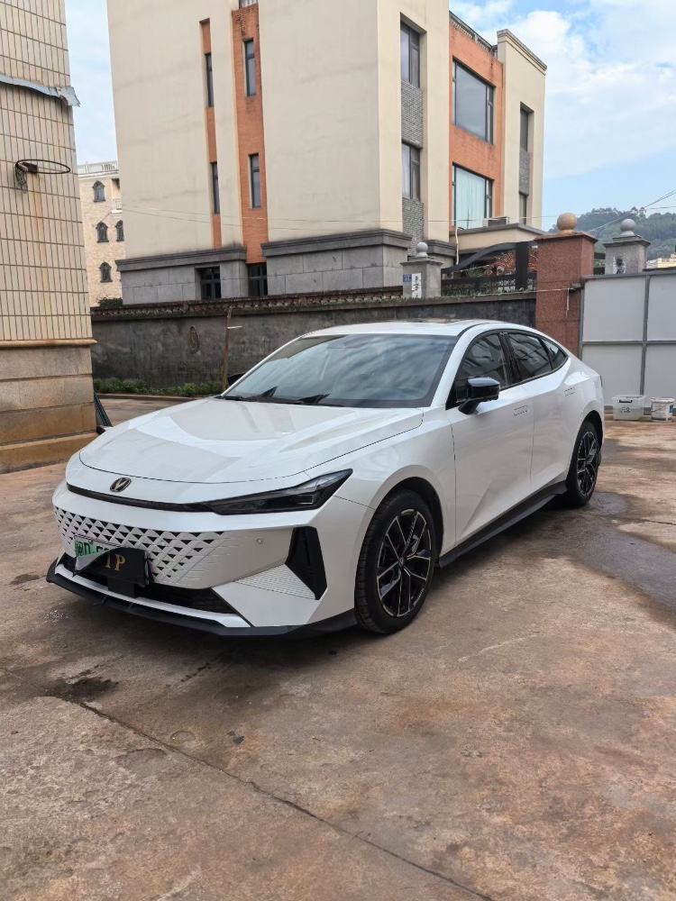 泉州25年长安汽车UNI3