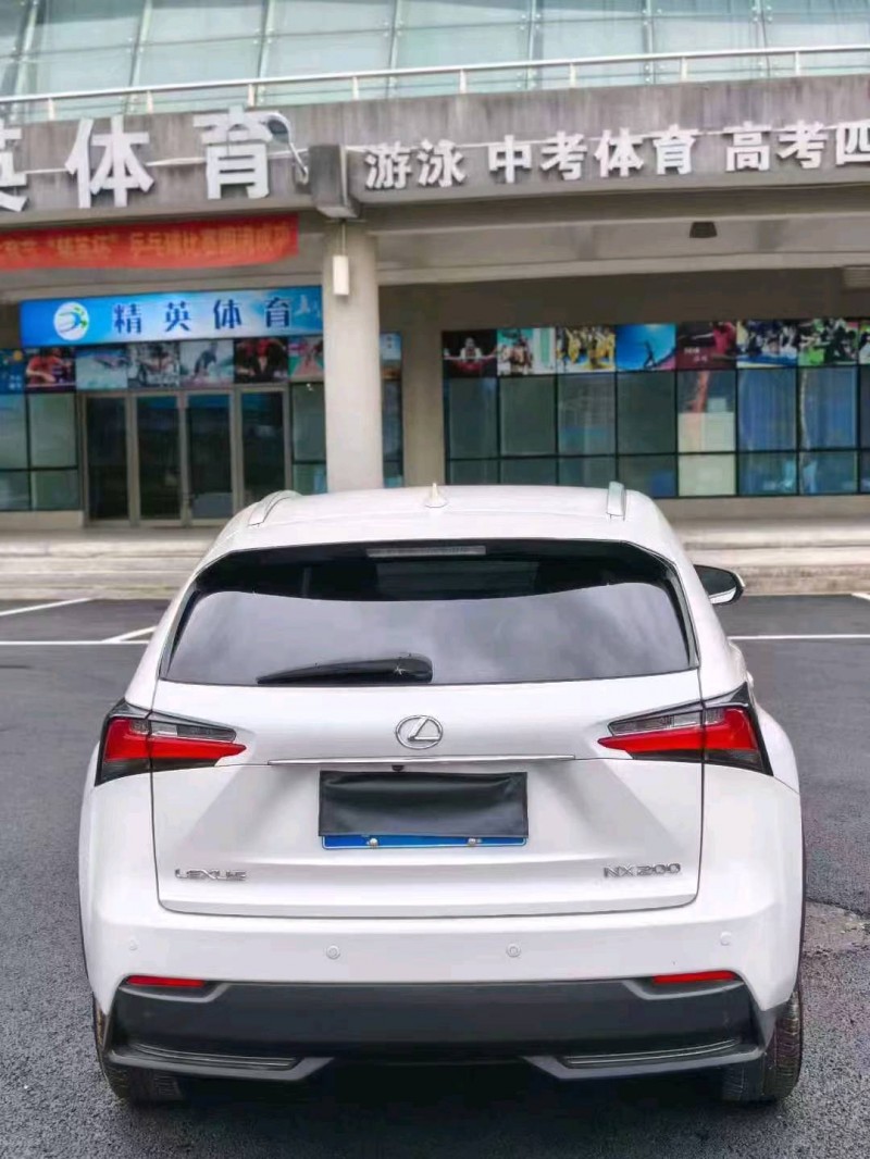 宁波16年雷克萨斯NX4