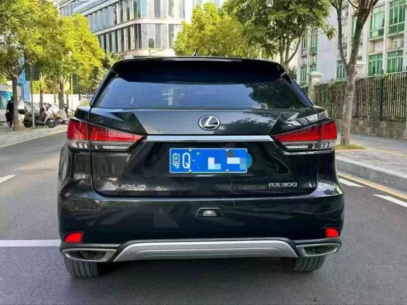 广州22年雷克萨斯RX8