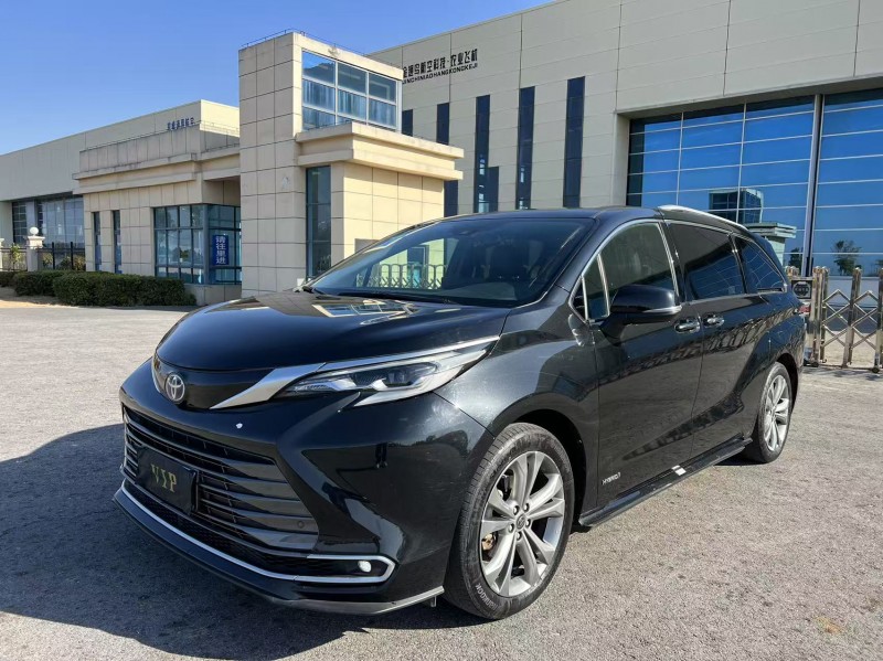 盐城23年丰田塞纳3