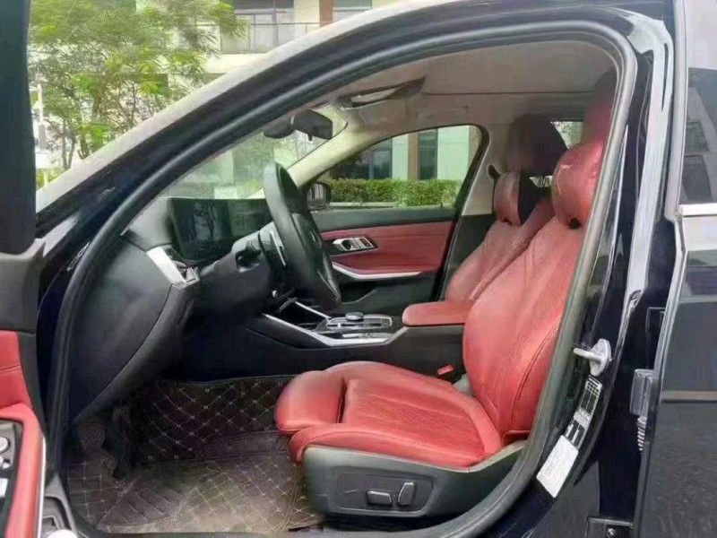 广州23年宝马3系8