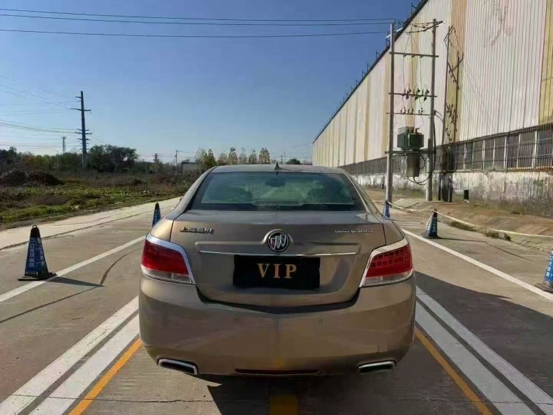 菏泽13年别克君越9