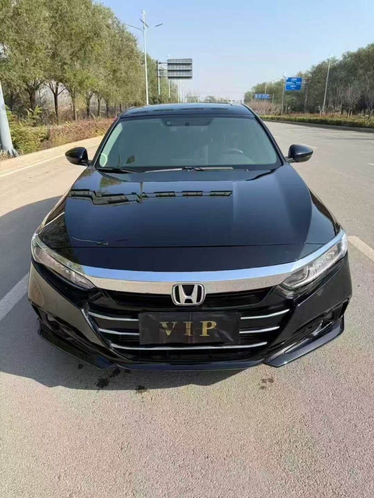 许昌22年本田雅阁1