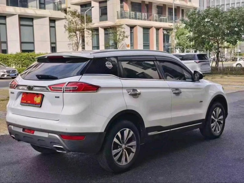 广州17年吉利博越9