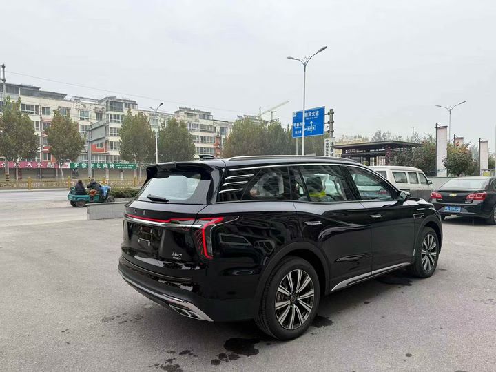 安阳25年红旗HS76