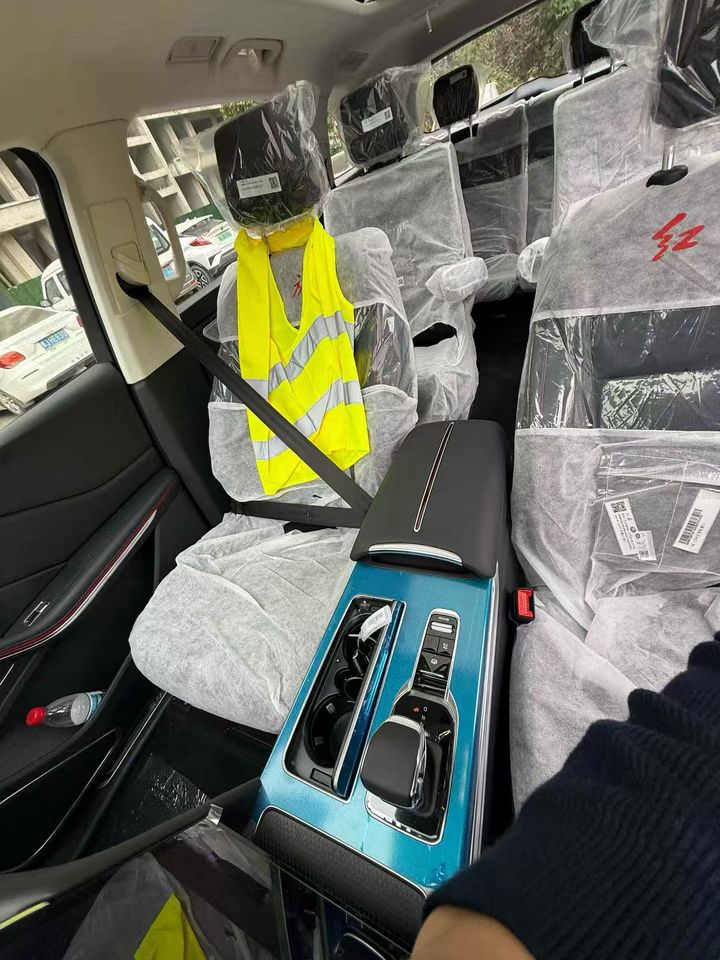 安阳25年红旗HS78