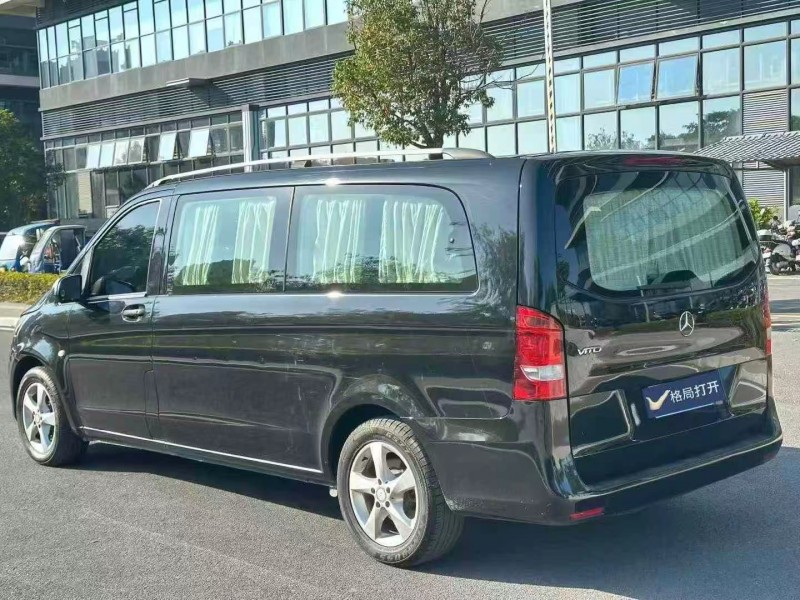 东莞18年奔驰威霆7