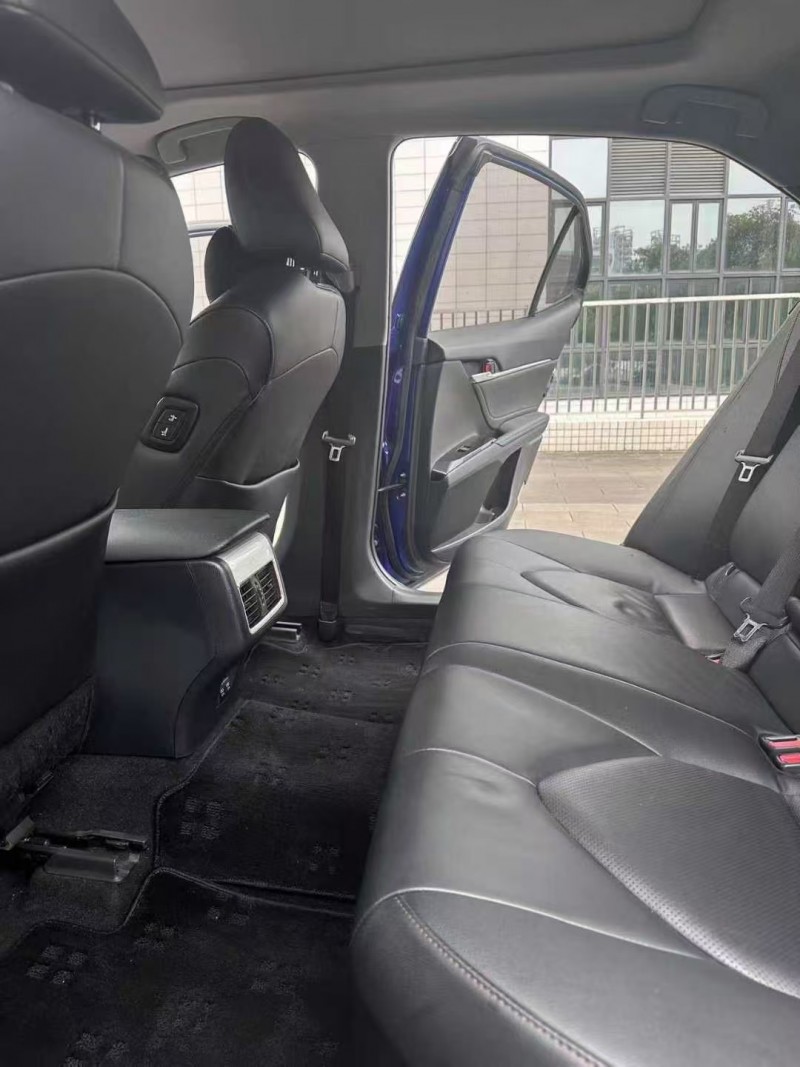 佛山19年丰田凯美瑞6