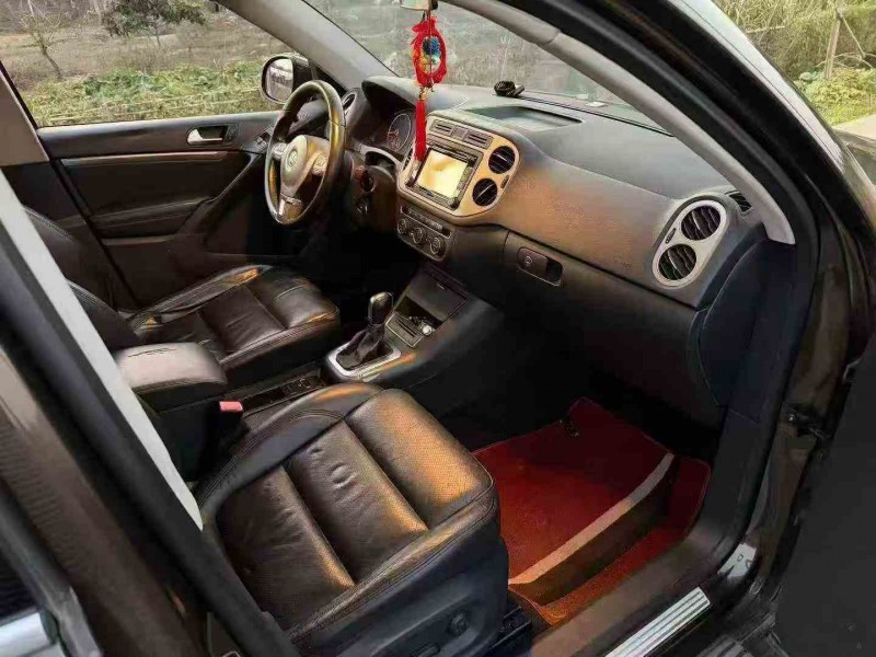 嘉兴14年大众途观5