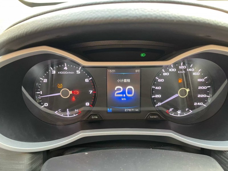 菏泽19年吉利帝豪4