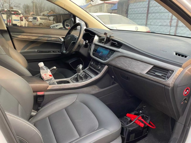 菏泽19年吉利帝豪6