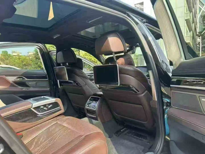 吉安19年宝马7系6