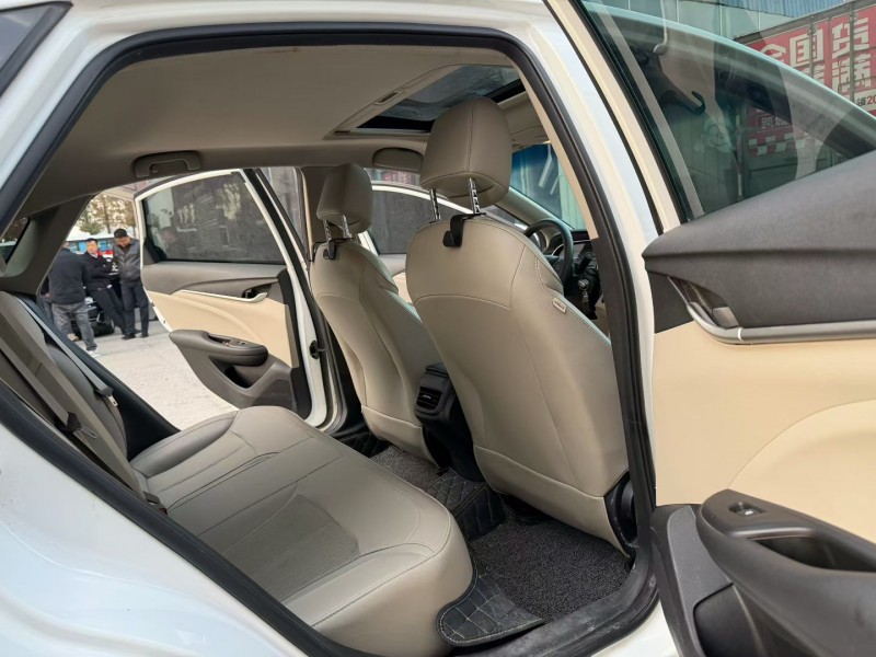 徐州17年别克英朗7