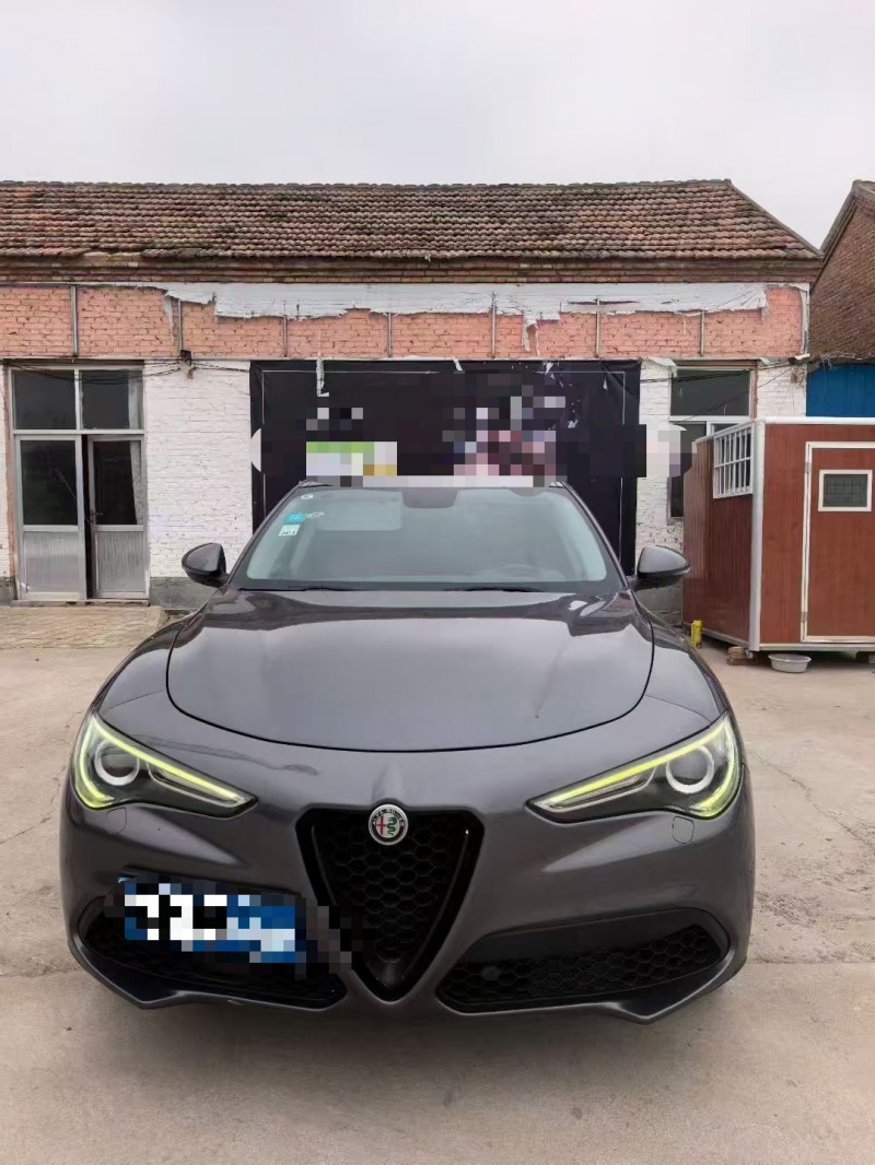 菏泽19年阿尔法·罗密欧Stelvio1