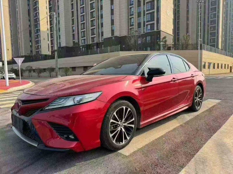 吉安18年丰田凯美瑞2