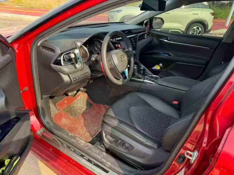 吉安18年丰田凯美瑞4