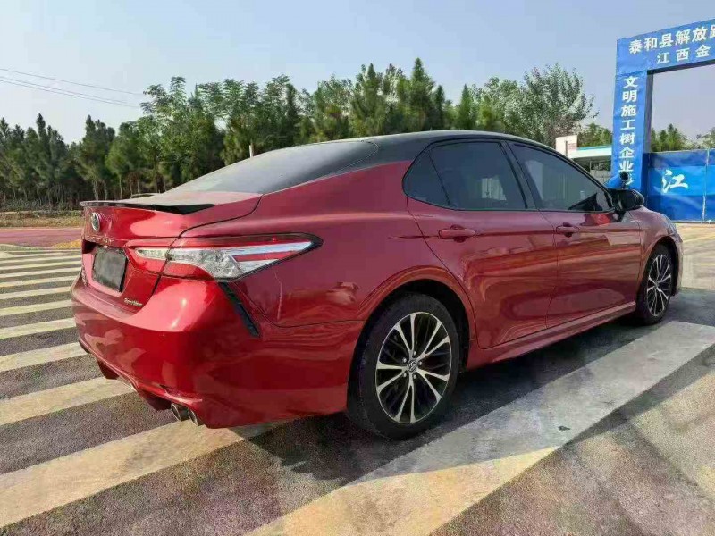 吉安18年丰田凯美瑞8