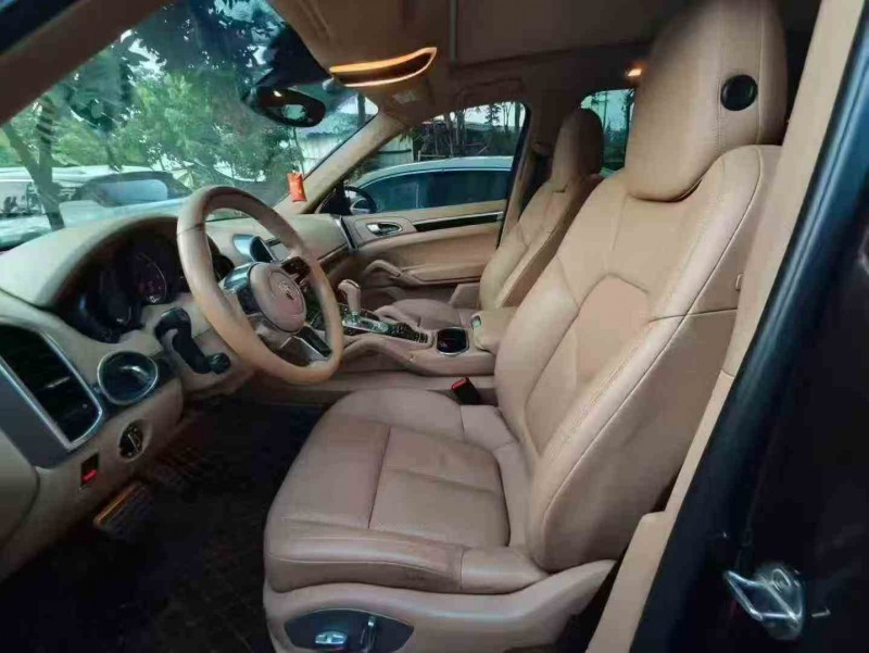 江门15年保时捷卡宴5