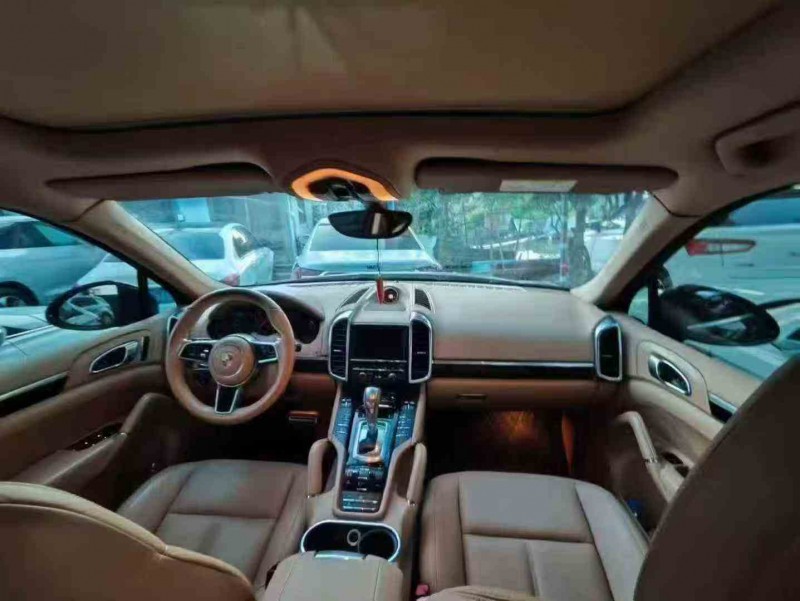 江门15年保时捷卡宴6