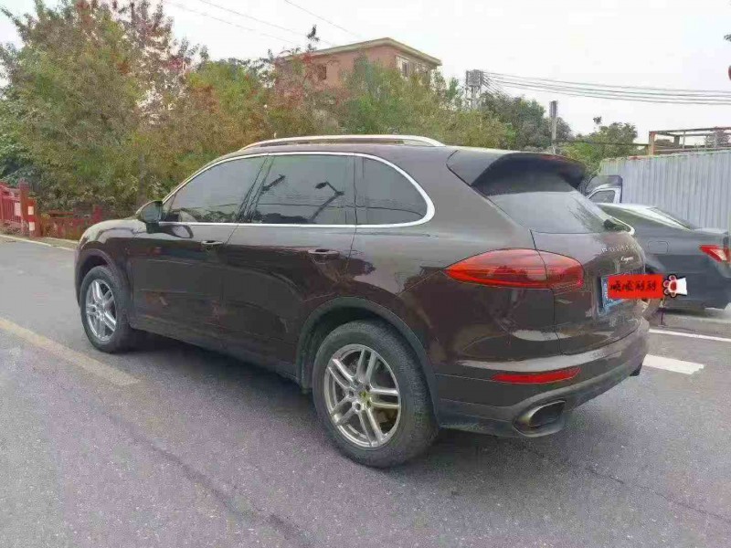 江门15年保时捷卡宴8