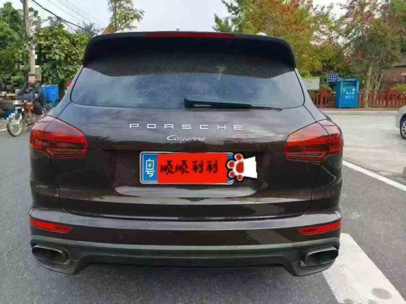 江门15年保时捷卡宴9