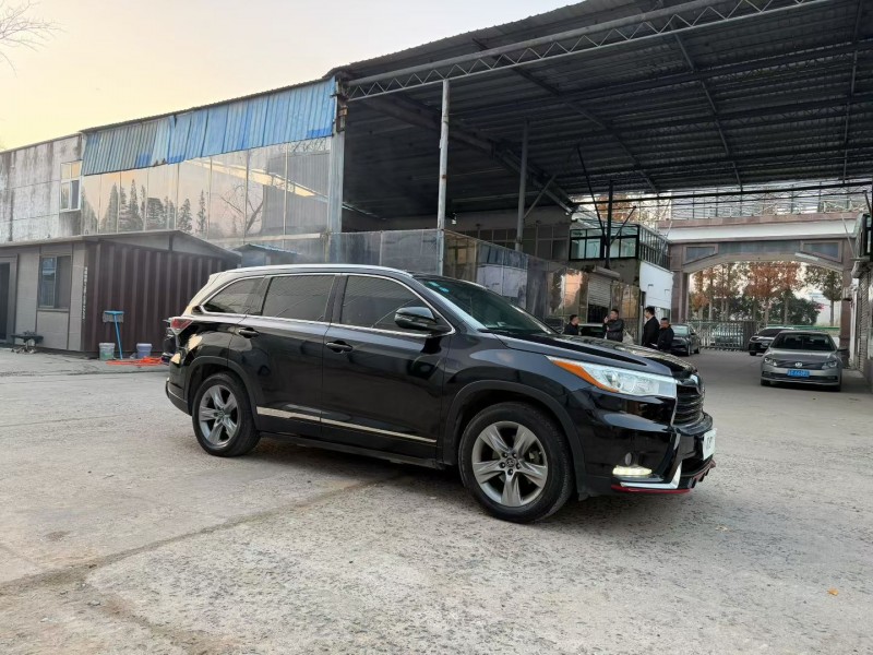 徐州17年丰田汉兰达3