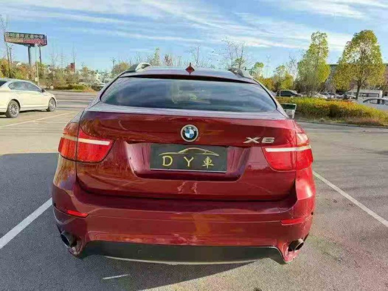 昆明12年宝马X68